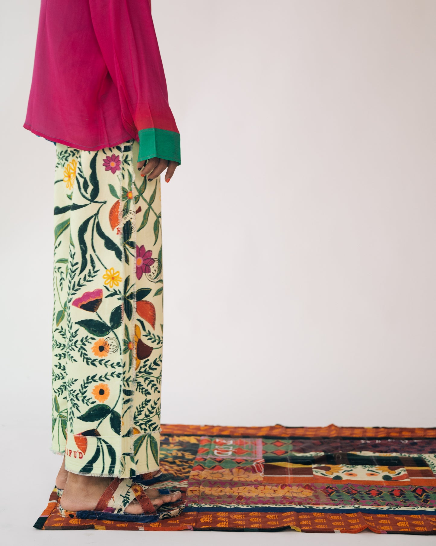 Guldasta Trousers